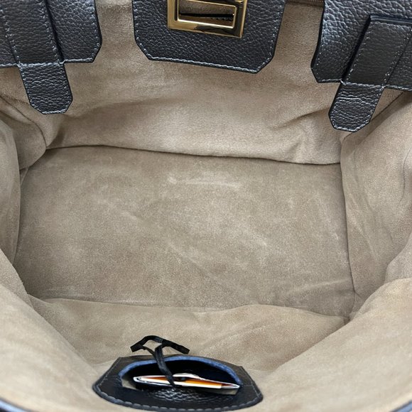 Valentino Bags by Mario Valentino Omia Iron One Size Excellent Condition - Picture 6 of 12